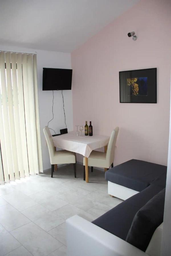 Apartments And Rooms Barbara Lastovo Kültér fotó