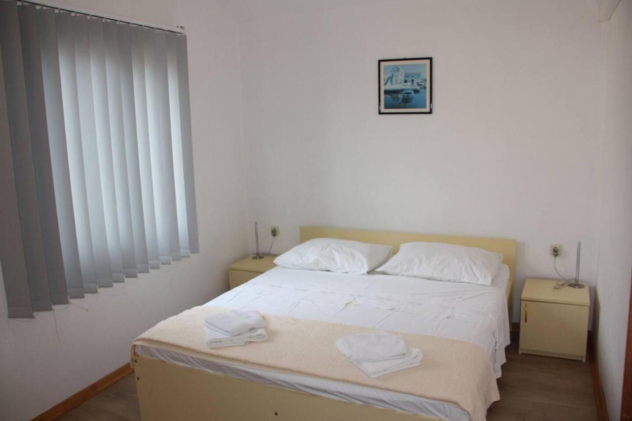 Apartments And Rooms Barbara Lastovo Kültér fotó